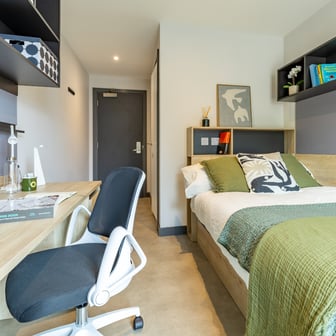 Classic En Suite - Image 1